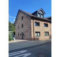 Gepflegte DG-Wohnung mit 3 Zimmern und EBK in Eschweiler-Bergrath