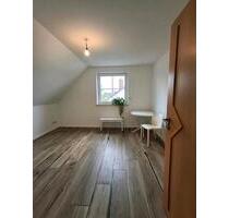 Wohnung 1. OG (Neue Küche,Fussbodenheizung,Solarstrom..) - Nordendorf