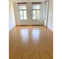 Moderne helle 2- Raum Wohnung mit Balkon, in ruhiger Seitenstraße gelegen. - Magdeburg Leipziger Straße