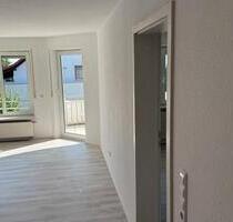 Frisch renovierte, helle Wohnung mit 2 Zimmern EBK und Balkon - Gäufelden