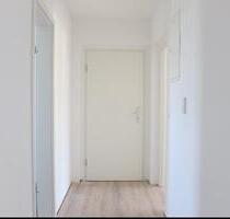 Herborn: Sanierte 4-Zi.-Wohnung mit Balkon & Garage