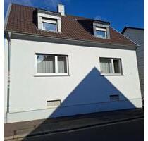 Gepflegt.freistehendes 1 Fam. Wohlfühlhaus mit sep. Baugrundstück - Homburg