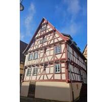 Charmante 5-Zimmer-Wohnung im Denkmalhaus, Erstbezug nach Renovierung, Stellplatz inklusive - Mühlacker