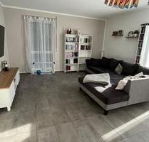 Moderne Erdgeschosswohnung in ruhiger Wohnanlage in Unterschneidheim zu vermieten!