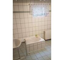 Schöne 3-Zi. mit ca. 93 qm, in 93089 Aufhausen, Stellpl., Garten