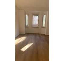 Top 3-Zimmer-Wohnung mit gehobener Einbauküche und Balkon -sehr r - Nürnberg Sankt Leonhard