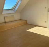 Superschöne Dachgeschoßwohnung - 715,00 EUR Kaltmiete, in Landau in der Pfalz (PLZ: 76829)