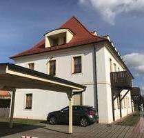 Attraktive DG-Wohnung im ehem.sanierten Herrenhaus, Denkmal incl. hochw.EBK u.Balkon - Großenhain