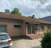 Einfamilienhaus Bungalow - 1.350,00 EUR Kaltmiete, ca.  128,00 m² in Stade (PLZ: 21683) Bützfleth