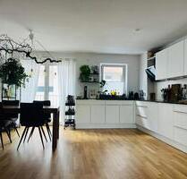 Urbanes Wohnen mit Freiluft-Flair: 3-Zi. mit großem Balkon & EBK - Nürnberg Eberhardshof