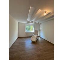 Helles Behandlungszimmer - 450,00 EUR Kaltmiete, ca.  15,00 m² in Mannheim (PLZ: 68161) Innenstadt