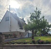 Einfamilienhaus in Poppenlauer mit großem Garten - Maßbach