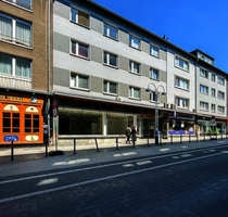 zentrale Lage – lange Schaufensterfront – Parkhaus gegenüber - Bochum