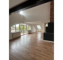 Großzügige Dachgeschosswohnung mit Balkon in Künzell