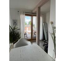 Helle Dachgeschosswohnung mit Loggia - 1 Schlafzimmer - Aachen Aachen-Mitte
