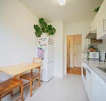 Ruhig gelegene Wohnung mit Südbalkon und zwei Zimmern - Bremen Neustadt