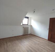 WG-Zimmer (16qm) in großer Doppelhaushälfte (100qm) - Beratzhausen