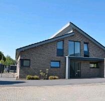 EinfamilienhausAnliegerwohnung - 720.000,00 EUR Kaufpreis, ca.  238,00 m² in Hückelhoven (PLZ: 41836)