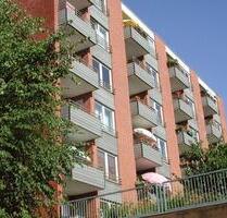 Frisch saniert - geräumige 2 Zimmer Wohnung mit Balkon - Kiel Gaarden-Ost