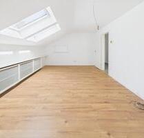 Hell und modern: Vollständig renovierte Dachgeschosswohnung in attraktiver Lage - Düren Rölsdorf