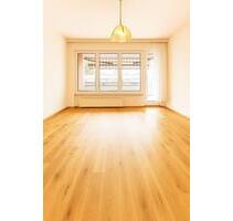 Erstbezug nach Renovierung 3 Zimmer-Wohnung mit Balkon - Pinneberg