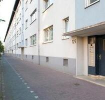 Sanierte 4 Zimmerwohnung mit Balkon - Frankfurt am Main Mitte-Nord