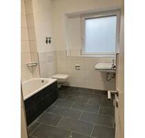 Modernisierte 4 Zimmerwohnung mit Balkon - Frankfurt am Main Mitte-Nord