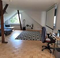 Teilmöblierte Dachgeschosswohnung - Bochum Altenbochum