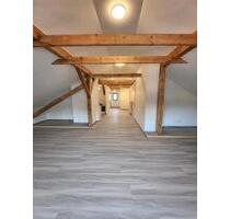 Tolle 2 Zimmer Dachgeschoss Wohnung in 94244 Teisnach