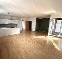 Helle 2-Zimmer-Dachgeschosswohnung mit Loggia – ab 01.01.2026 - Hohenwestedt