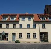 O94W3: 3-Raum-Dachgeschoss-Wohnung im Zentrum von Eisleben - Eisleben (Lutherstadt)