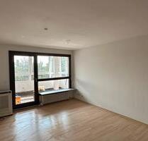 3-Zi Wohnung mit EBK und verglastem Balkon - Germering