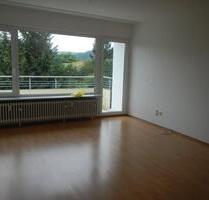 ROK: 3 Zimmer, Küche, Duschbad, WC, Diele, Balkon im 2. OG - Rockenhausen