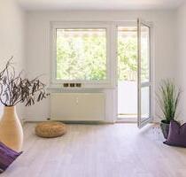 Modernisierte 2-Raum-Wohnung mit Balkon in begrünter Wohnlage - Chemnitz Adelsberg