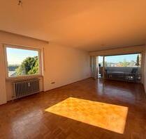 4 Minuten zur Uniklinik: renovierte 3-Zimmer-Wohnung mit Balkon - Augsburg Pfersee