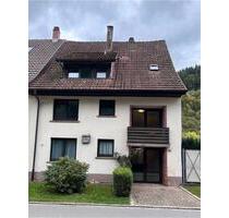 Haus mit zwei Wohnungen - 398.000,00 EUR Kaufpreis, ca.  180,00 m² in Zell im Wiesental (PLZ: 79669)