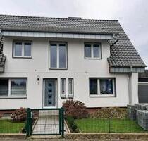 Ahlen - Wohnung im 2 Familienhaus mit Garten und Garage