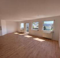 Exklusive 3-R-Dachgeschosswohnung zentrumsnah mit Aufzug und Balkon!! - Greiz