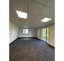 Direkt an der A92! Büroflächen im Erdgeschoss eines repräsentativen Bürogebäudes!!! - Landshut Landshut-West