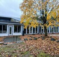 Gewerbehalle als Ausstellungshalle mit Lager und Büro - Fockbek