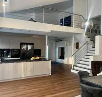 Einfamilienhaus mit Einliegerwohnung und Doppelgarage - Schönenberg-Kübelberg