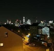 Helle 2-Zimmer-Wohnung mit Skylineblick – 2 Südloggien & Garage - Frankfurt am Main Bockenheim