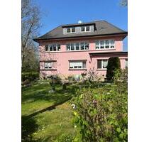 Helle Dachgeschosswohnung in Weißenfelser Villenviertel