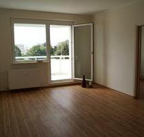 Rundum praktisch: Balkon, Wanne und Abstellraum - Oschersleben (Bode)