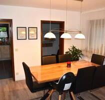 Helle 3,5-Zi.-Wohnung mit Einbauküche & TG-Stellplatz – Nähe Favo - Ludwigsburg Eglosheim