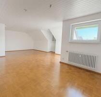 Modernisierte 3,5-Raum-Wohnung mit Balkon und Einbauküche in Stuttgart