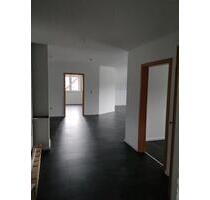 Wohnung zu vermieten - 900,00 EUR Kaltmiete, ca.  130,00 m² in Altenkirchen (Westerwald) (PLZ: 57610)