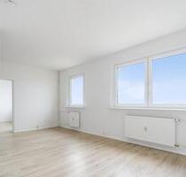 Sanierte 4-Raumwohnung mit Balkon und Aufzug! - Halle (Saale) Halle-Neustadt