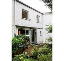 Charmantes Reihenhaus mit Garten & Garage in Pfullingen