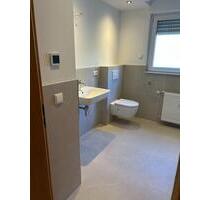 Lichtdurchflutete sanierte Wohnung 82m² +Balkon, neuem Bad u Park - Solingen